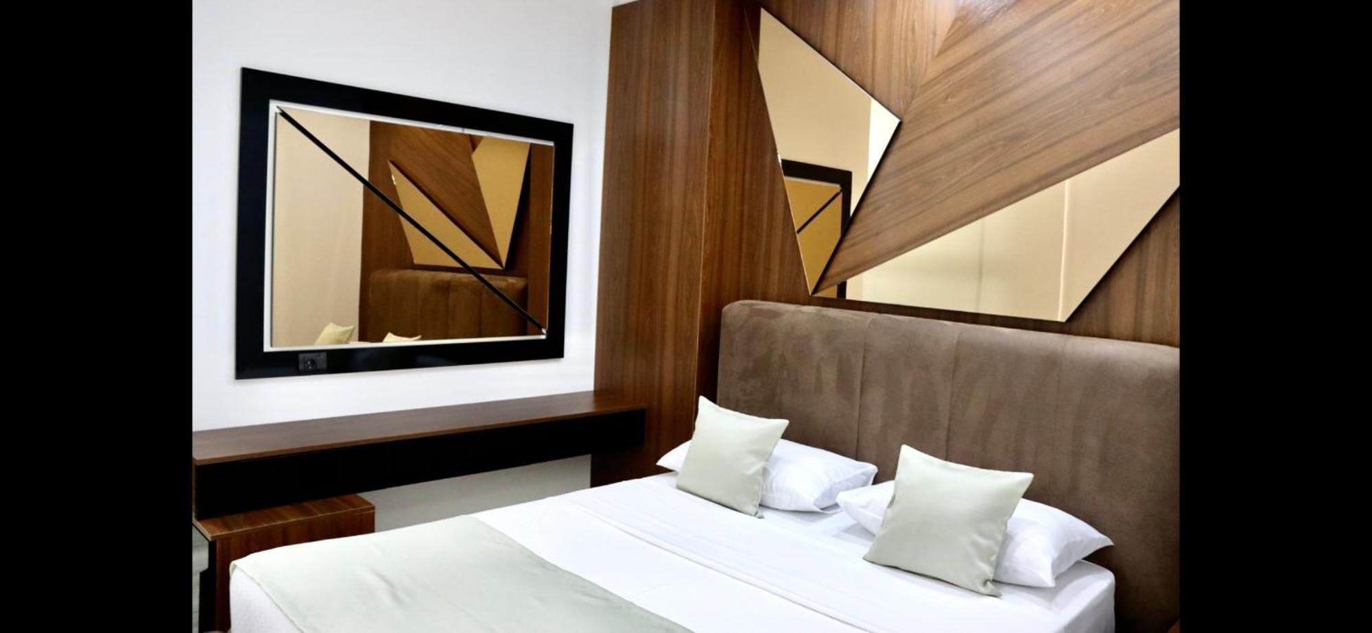 Mala Plaza Bed & Breakfast Улцин Стая снимка