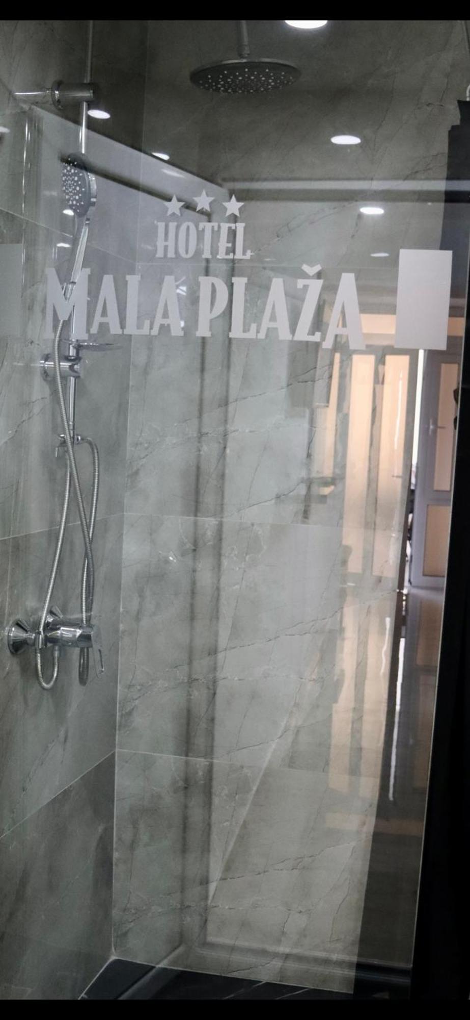 Mala Plaza Bed & Breakfast Улцин Стая снимка